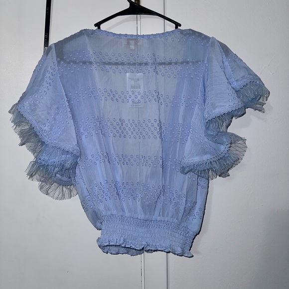 Buckle Flutter Sleeve Tee - Picture 2 of 3